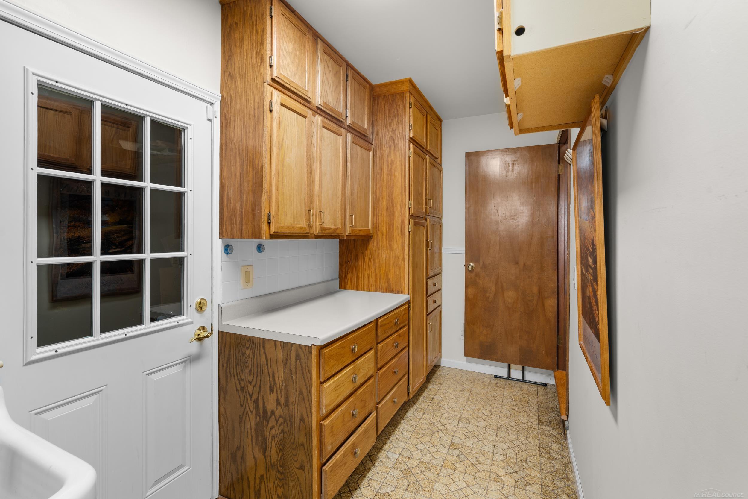 2352 Cumberland Road Rochester Hills, MI 48307 - Photo 19 of 39