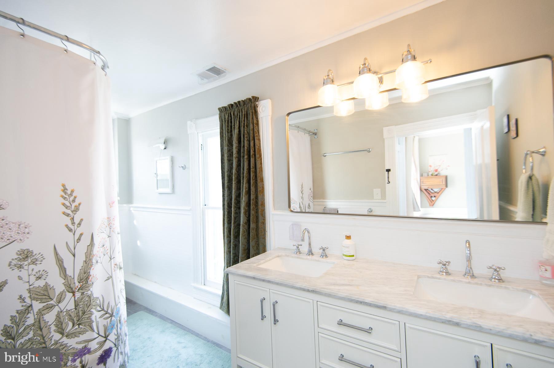 700 Church Street Cambridge, MD 21613 - Photo 20 of 39 primary bath