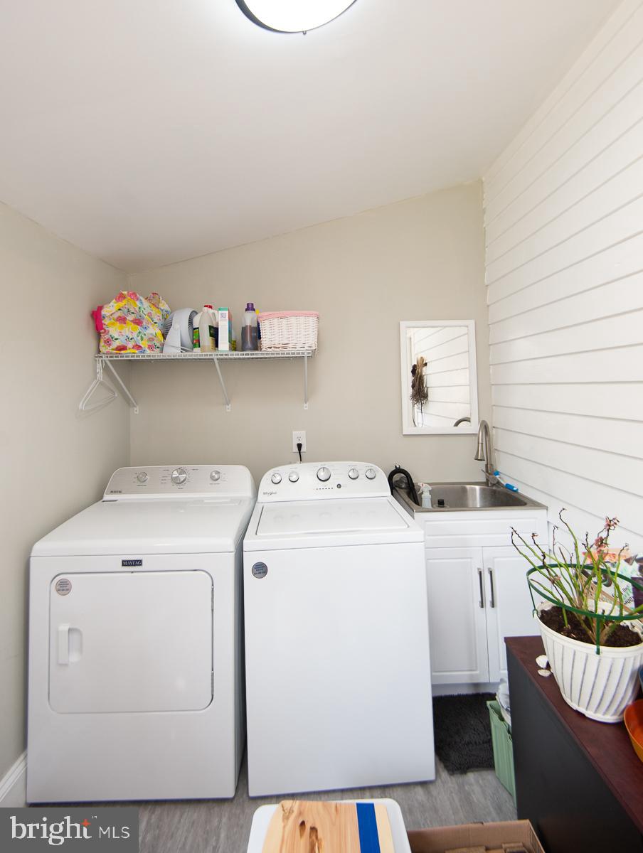 700 Church Street Cambridge, MD 21613 - Photo 32 of 39 main floor laundry room