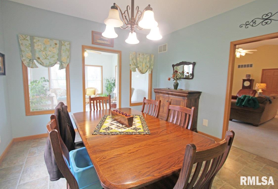 3904 Surry Pl Lane Springfield, IL 62711 - Photo 12 of 50