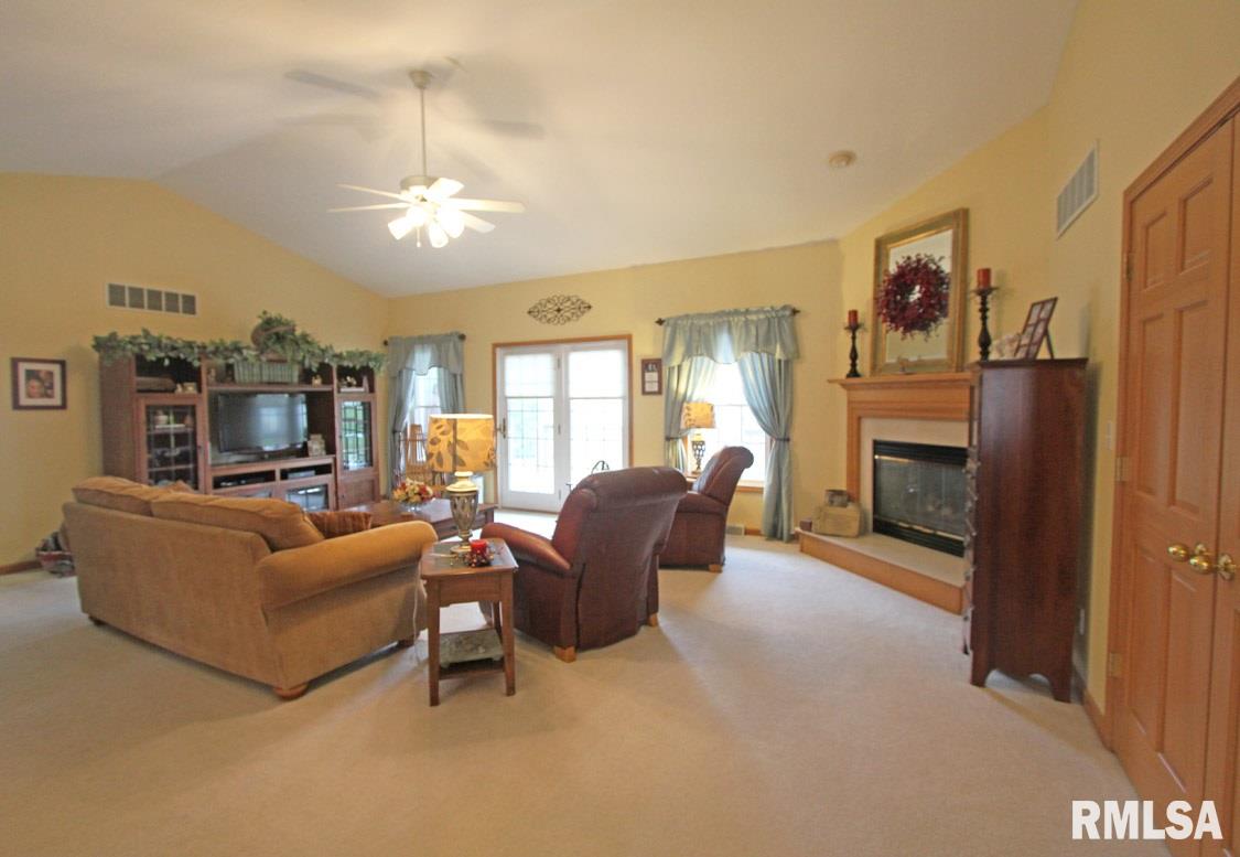3904 Surry Pl Lane Springfield, IL 62711 - Photo 18 of 50