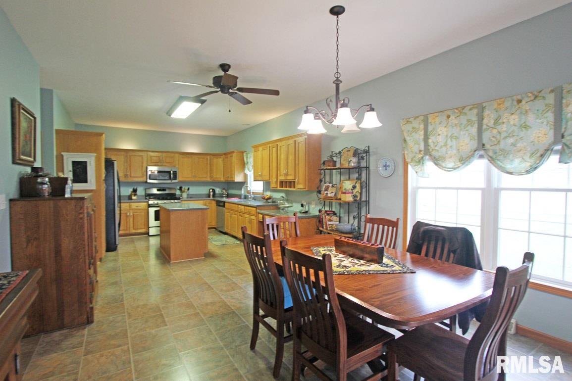 3904 Surry Pl Lane Springfield, IL 62711 - Photo 5 of 50