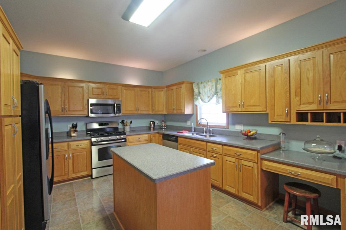 3904 Surry Pl Lane Springfield, IL 62711 - Photo 8 of 50