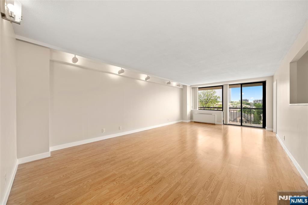 200 Old Palisade Road, Unit 4A Fort Lee, NJ 07624 - Photo 2 of 17