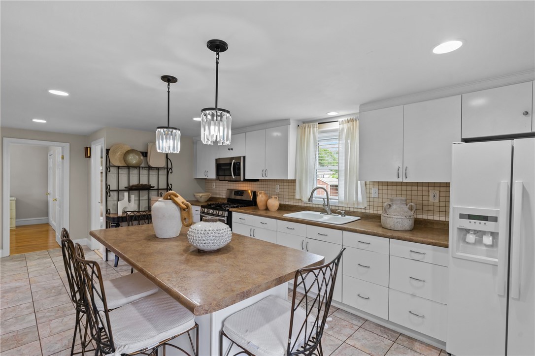 70 Palm Boulevard Warwick, RI 02888 - Photo 14 of 42