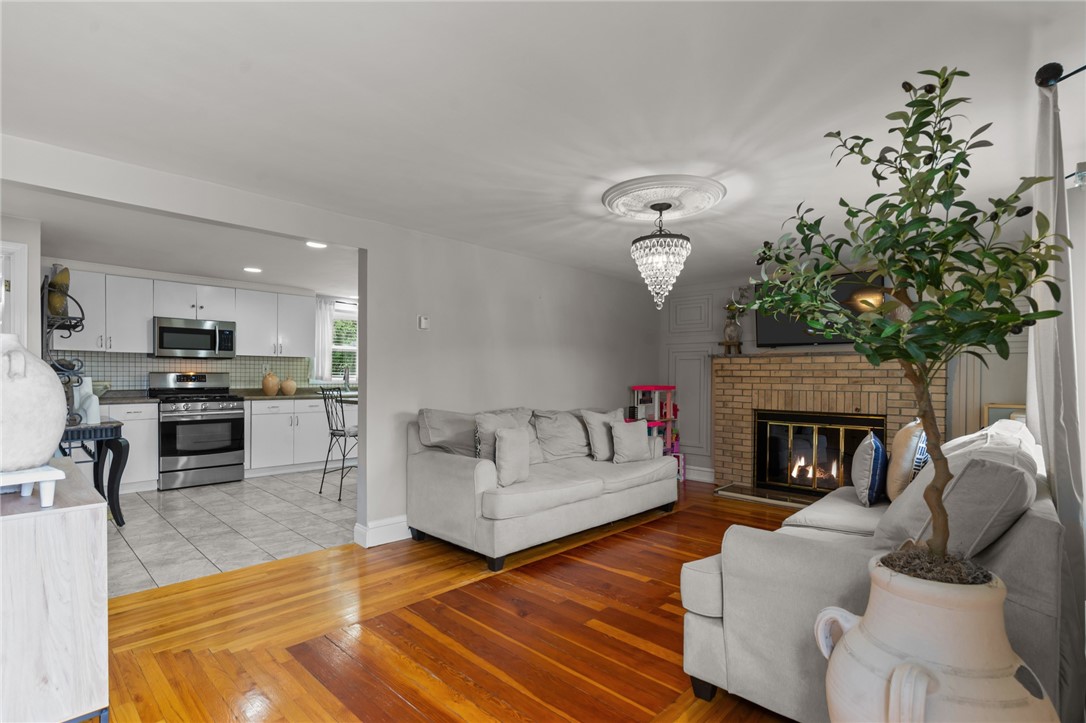 70 Palm Boulevard Warwick, RI 02888 - Photo 5 of 42