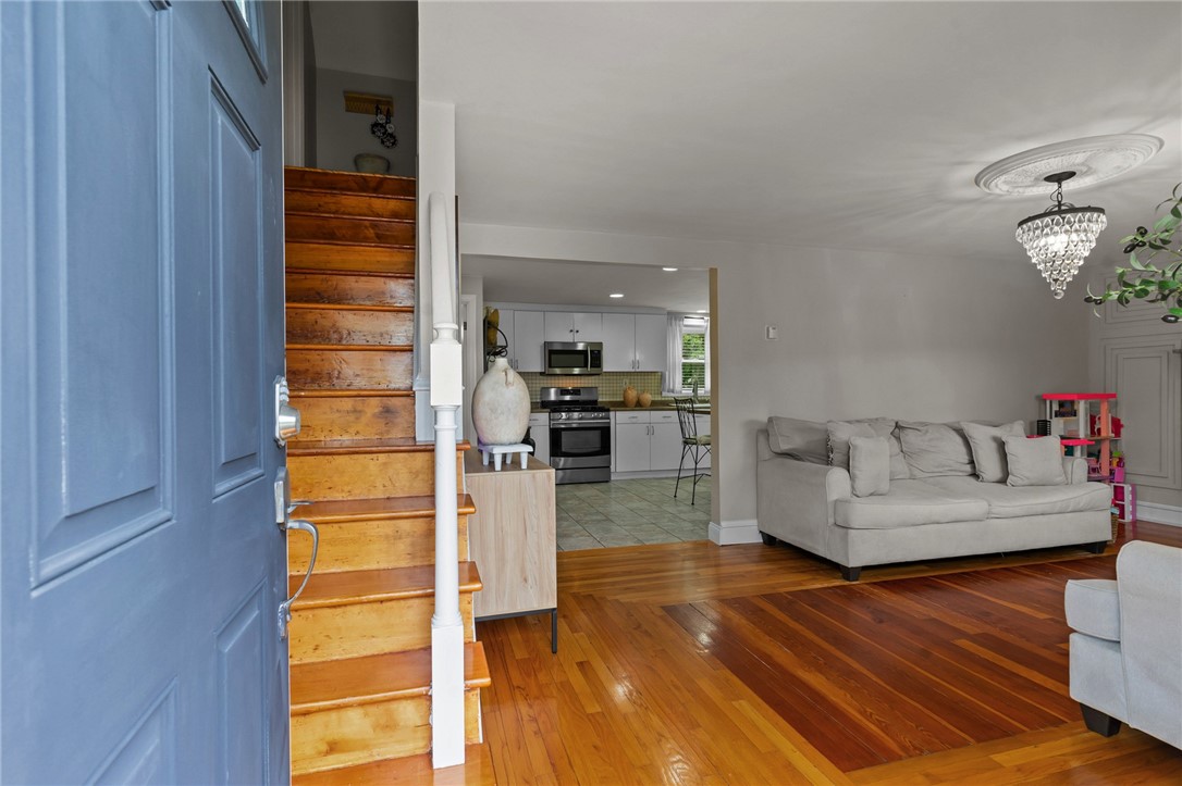 70 Palm Boulevard Warwick, RI 02888 - Photo 6 of 42