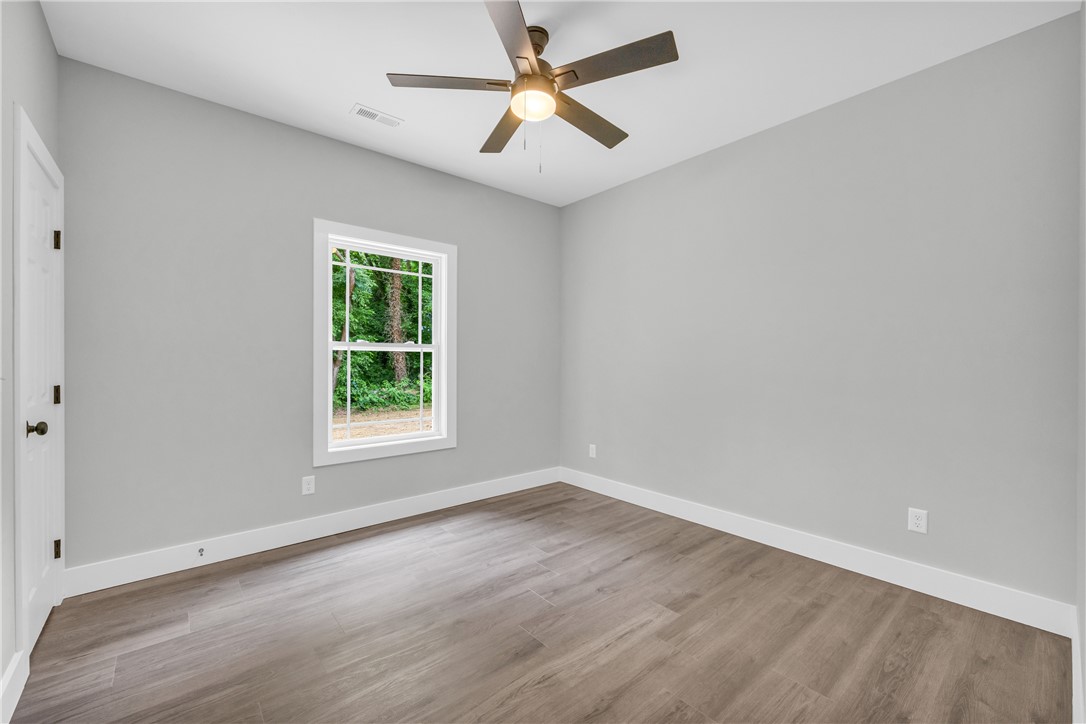 403 East South 4th Street Seneca, SC 29678 - Photo 11 of 24