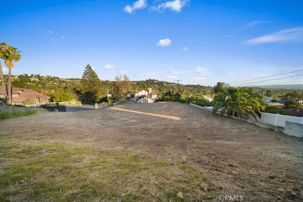 a picture of a bench and a bench