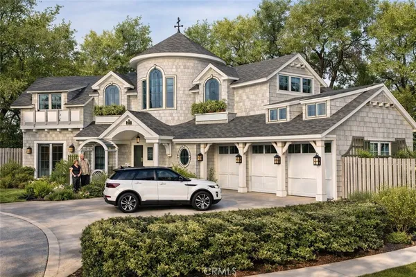 a house view with a outdoor space