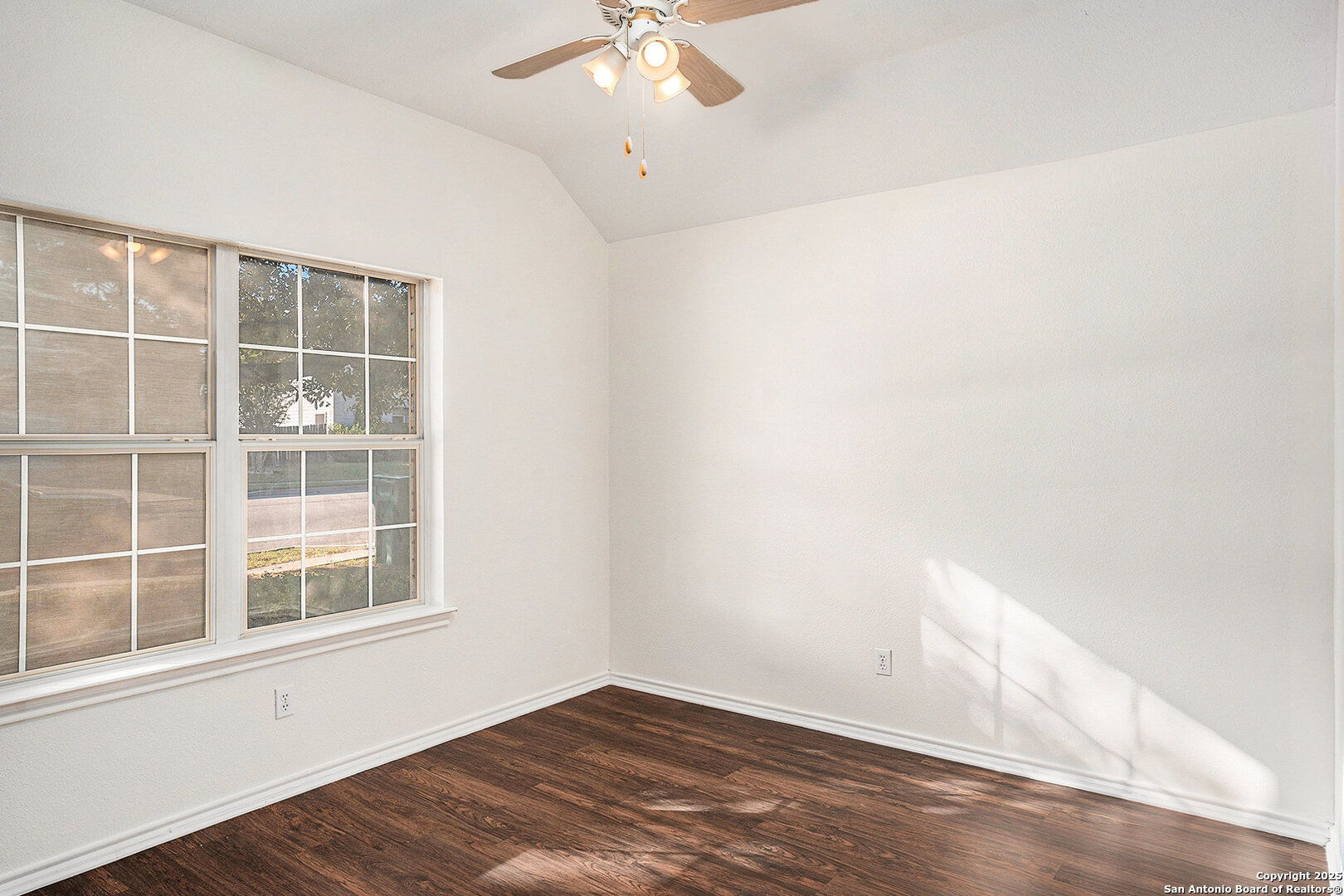 8206 Coppergate Converse, TX 78109 - Photo 11 of 16