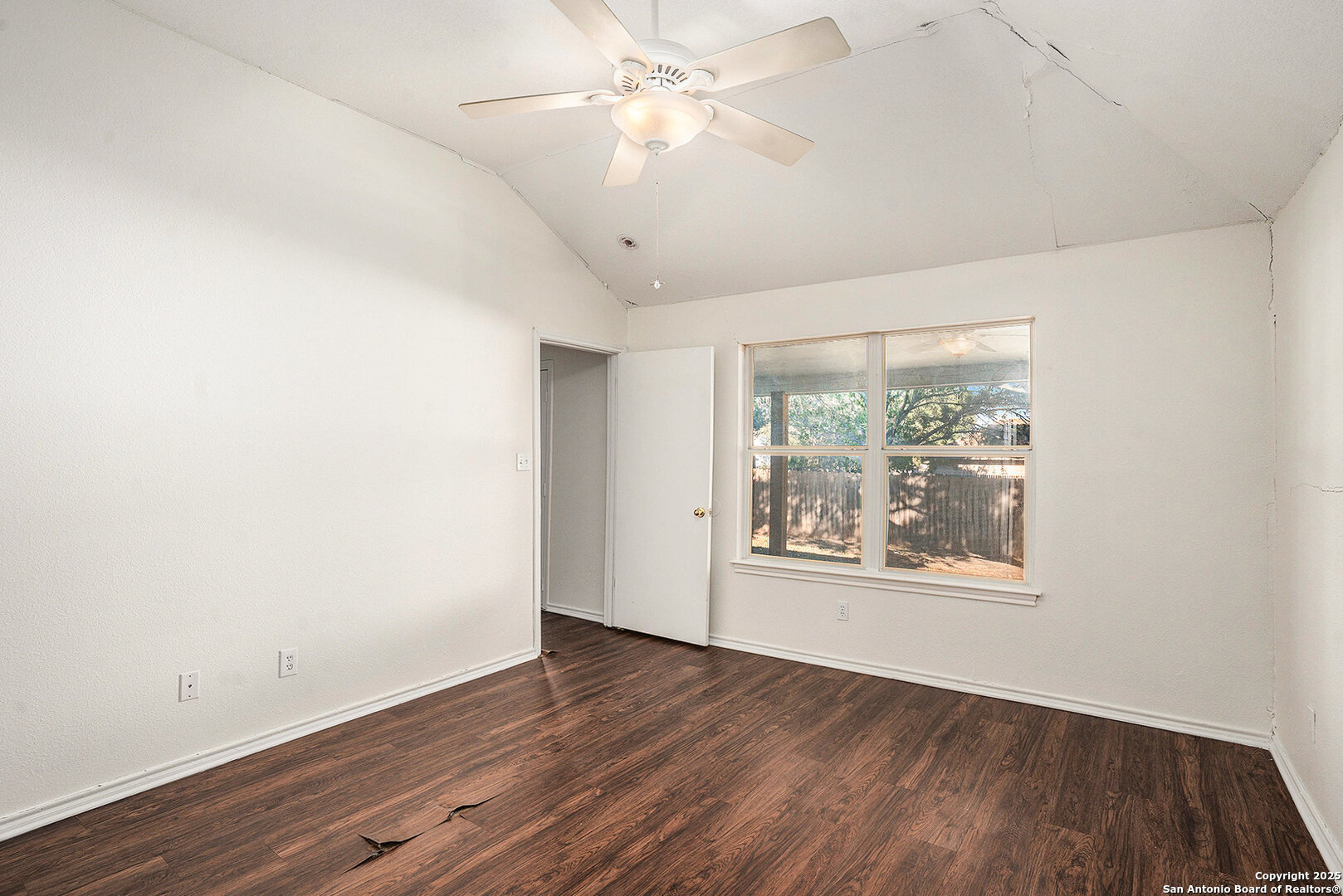 8206 Coppergate Converse, TX 78109 - Photo 7 of 16