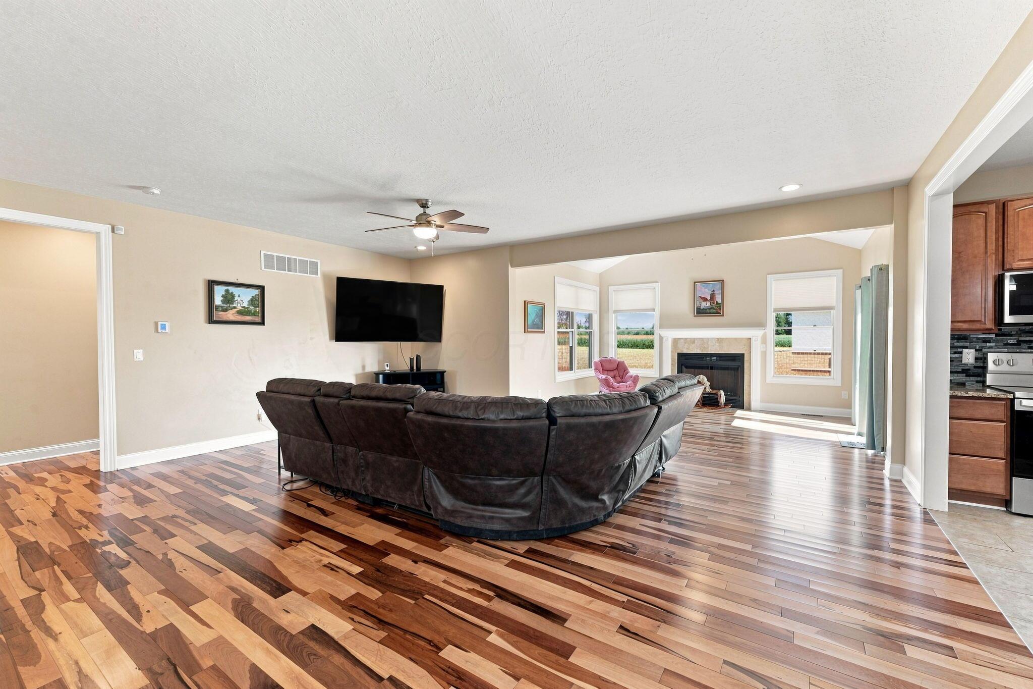 6548 Basil Western Road Northwest Carroll, OH 43112 - Photo 26 of 107 Great room