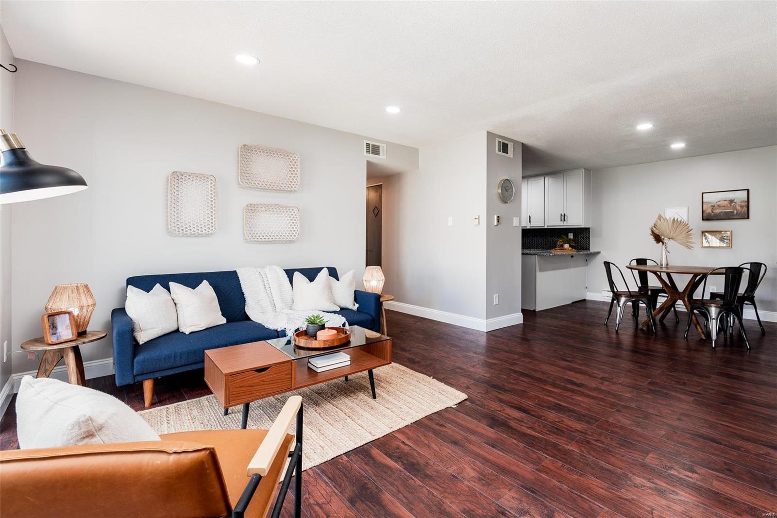 1664 Blue Ridge Drive, Unit G St. Louis, MO 63125 - Photo 3 of 24