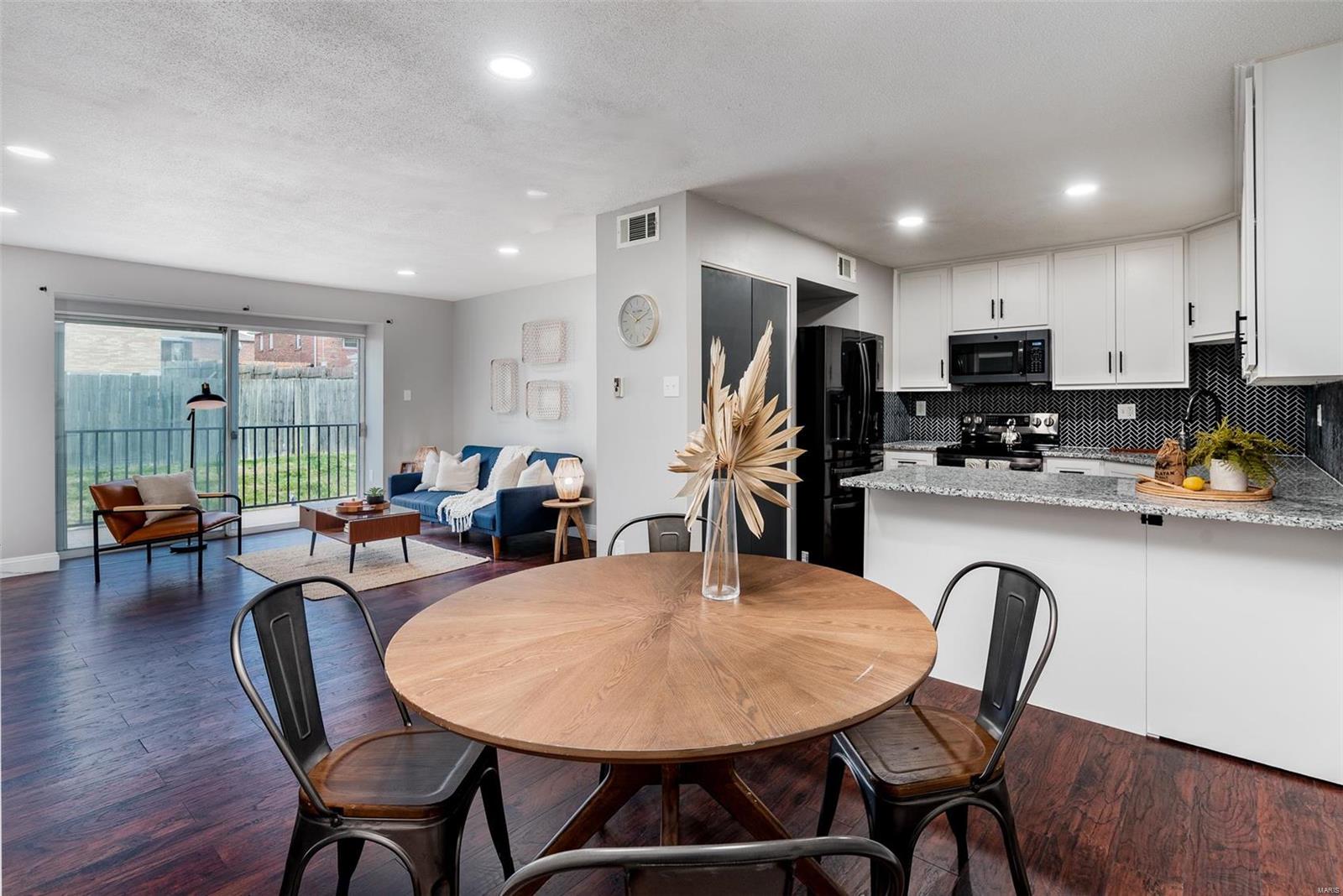 1664 Blue Ridge Drive, Unit G St. Louis, MO 63125 - Photo 6 of 24