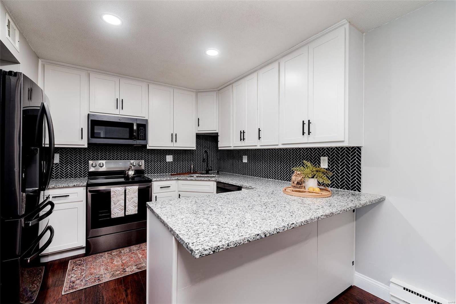 1664 Blue Ridge Drive, Unit G St. Louis, MO 63125 - Photo 7 of 24