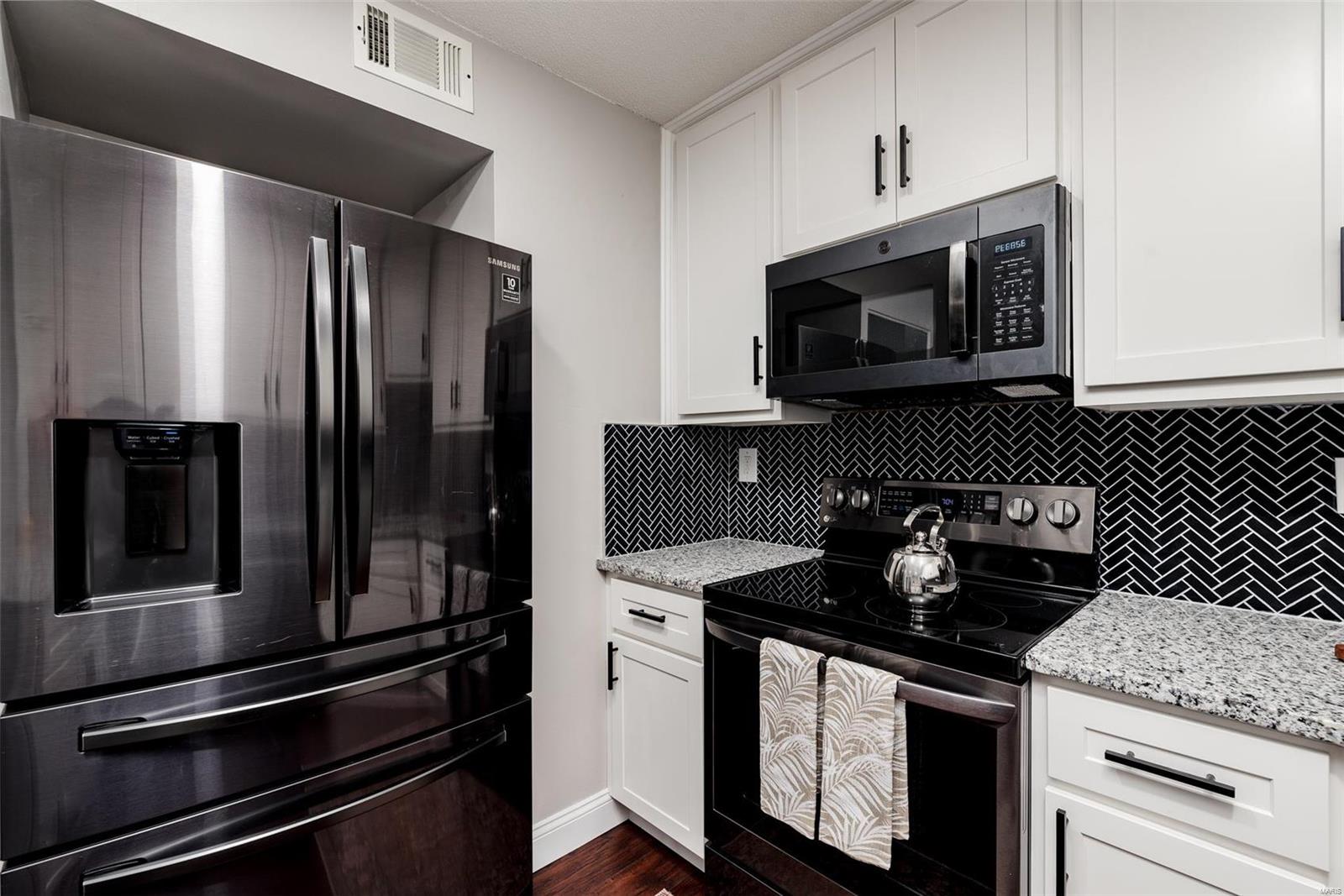 1664 Blue Ridge Drive, Unit G St. Louis, MO 63125 - Photo 8 of 24