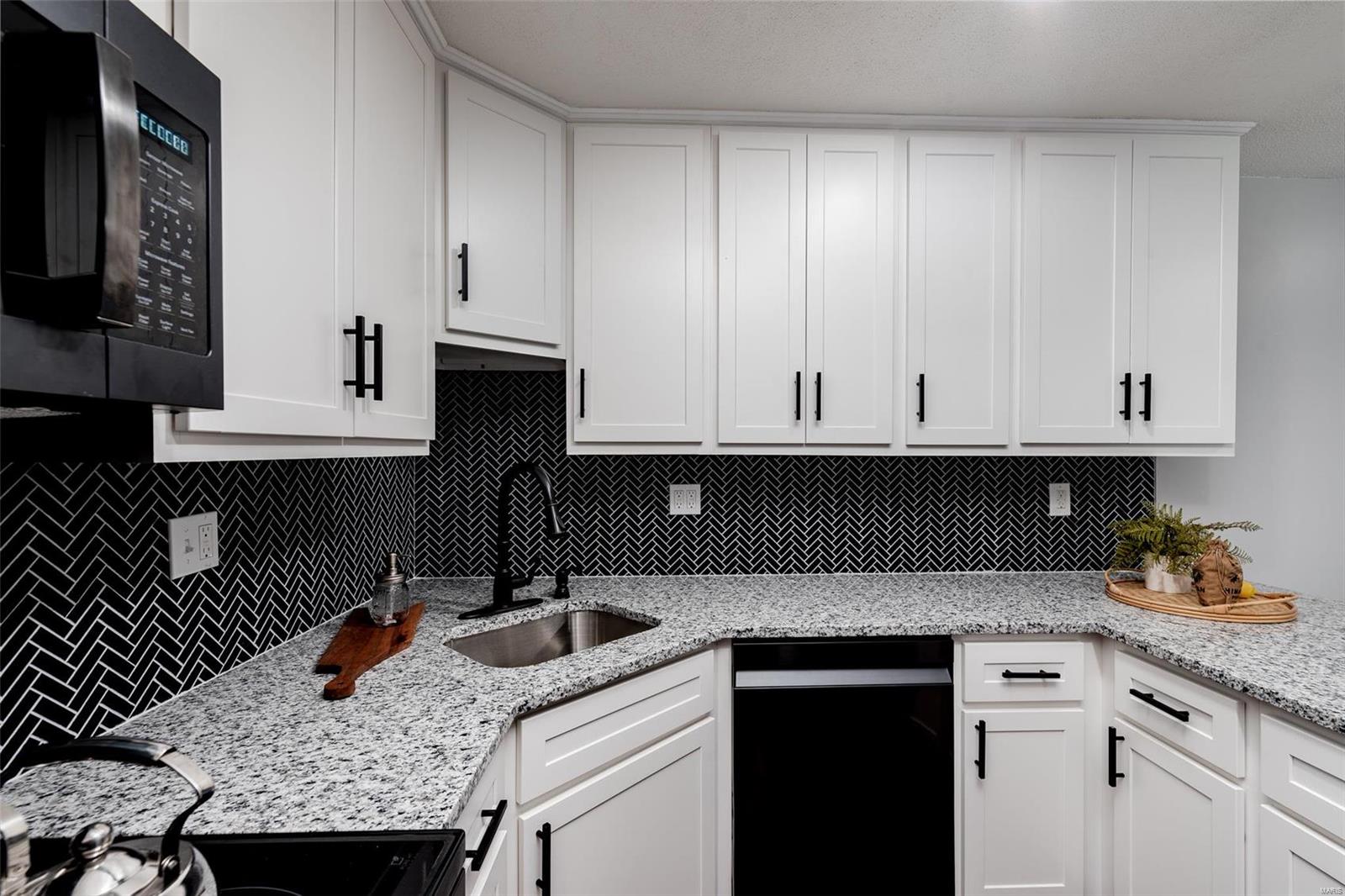 1664 Blue Ridge Drive, Unit G St. Louis, MO 63125 - Photo 9 of 24