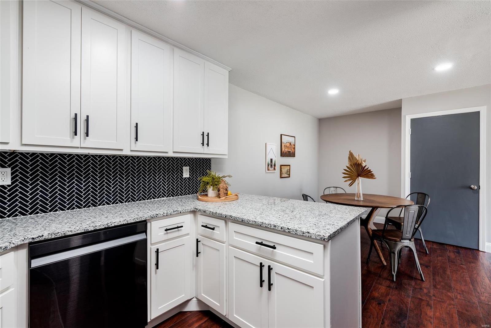 1664 Blue Ridge Drive, Unit G St. Louis, MO 63125 - Photo 10 of 24