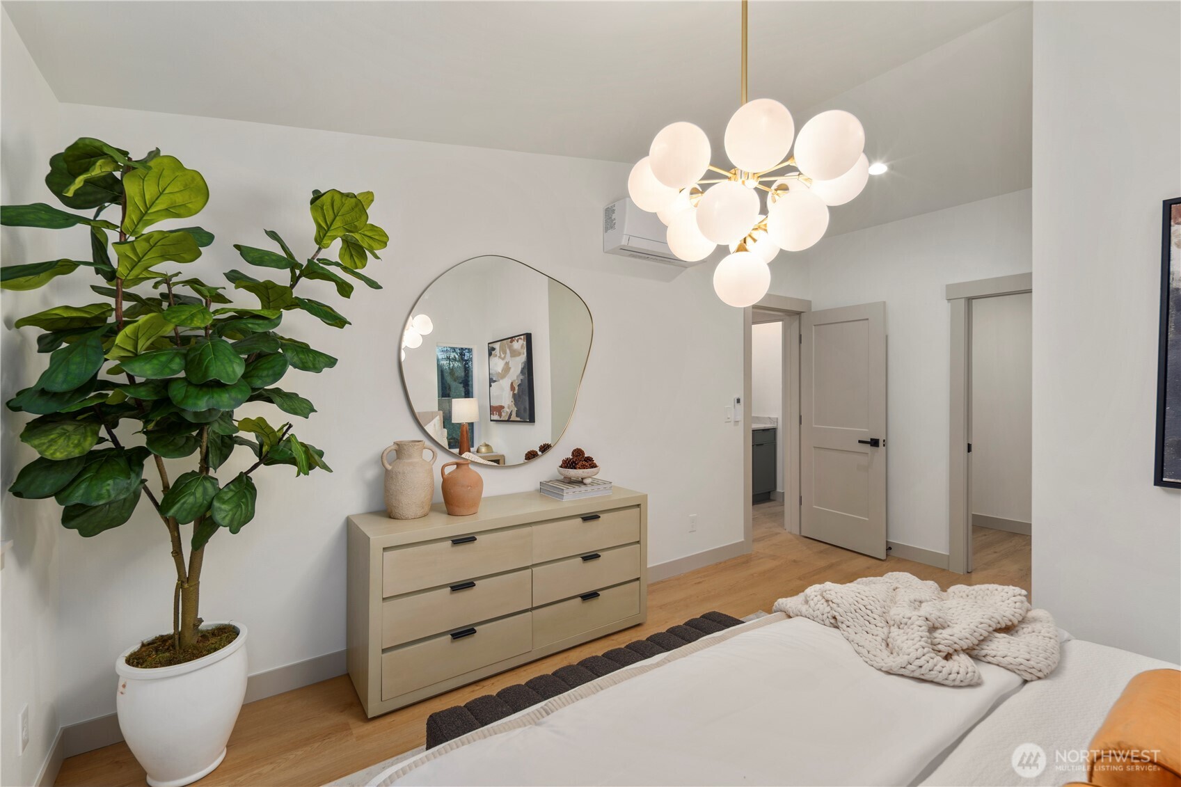 815 26th Avenue South, Unit B Seattle, WA 98144 - Photo 11 of 33 a vase of flowers sitting on a table