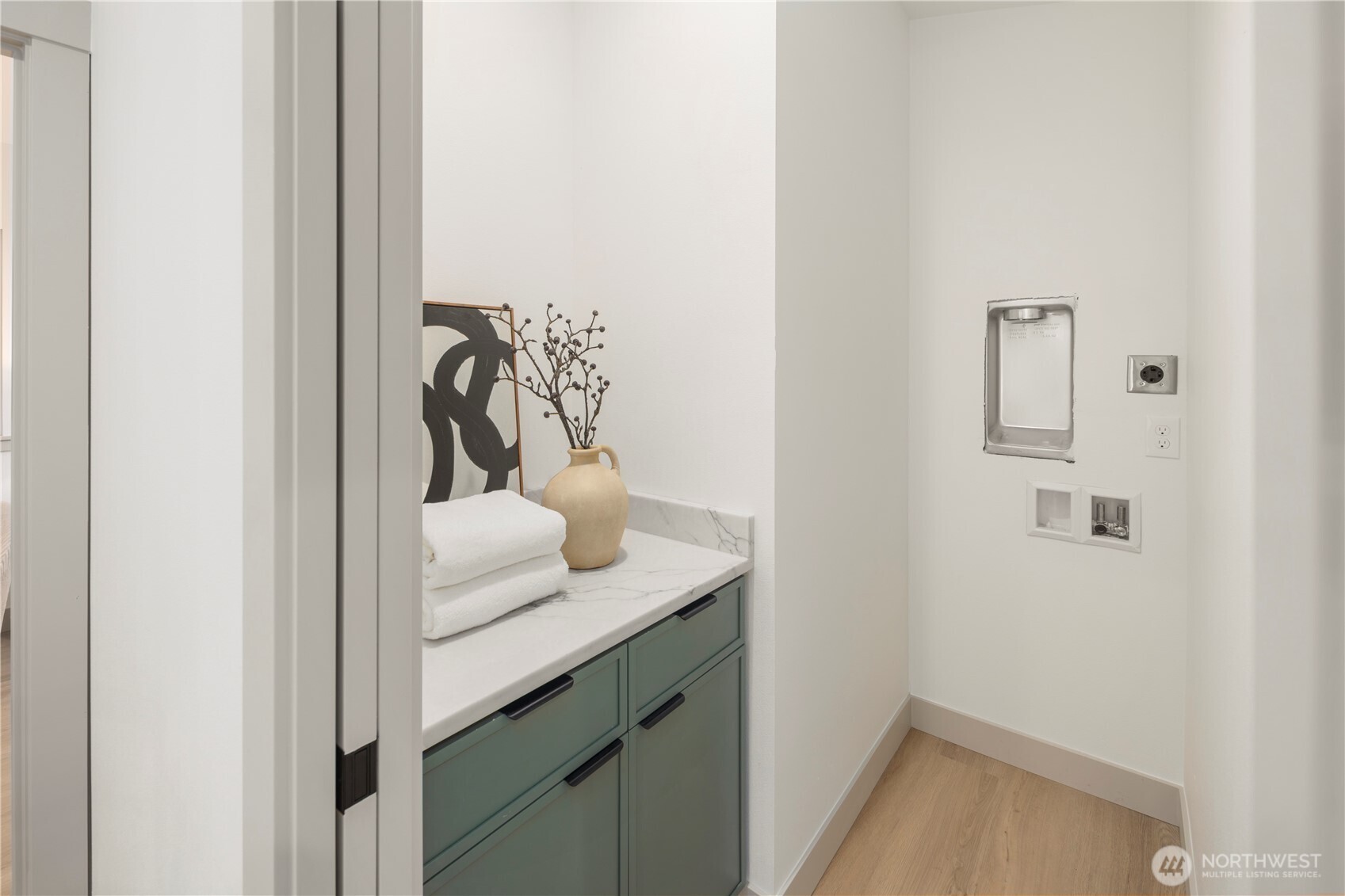 815 26th Avenue South, Unit B Seattle, WA 98144 - Photo 12 of 33 a bathroom with a sink and a mirror