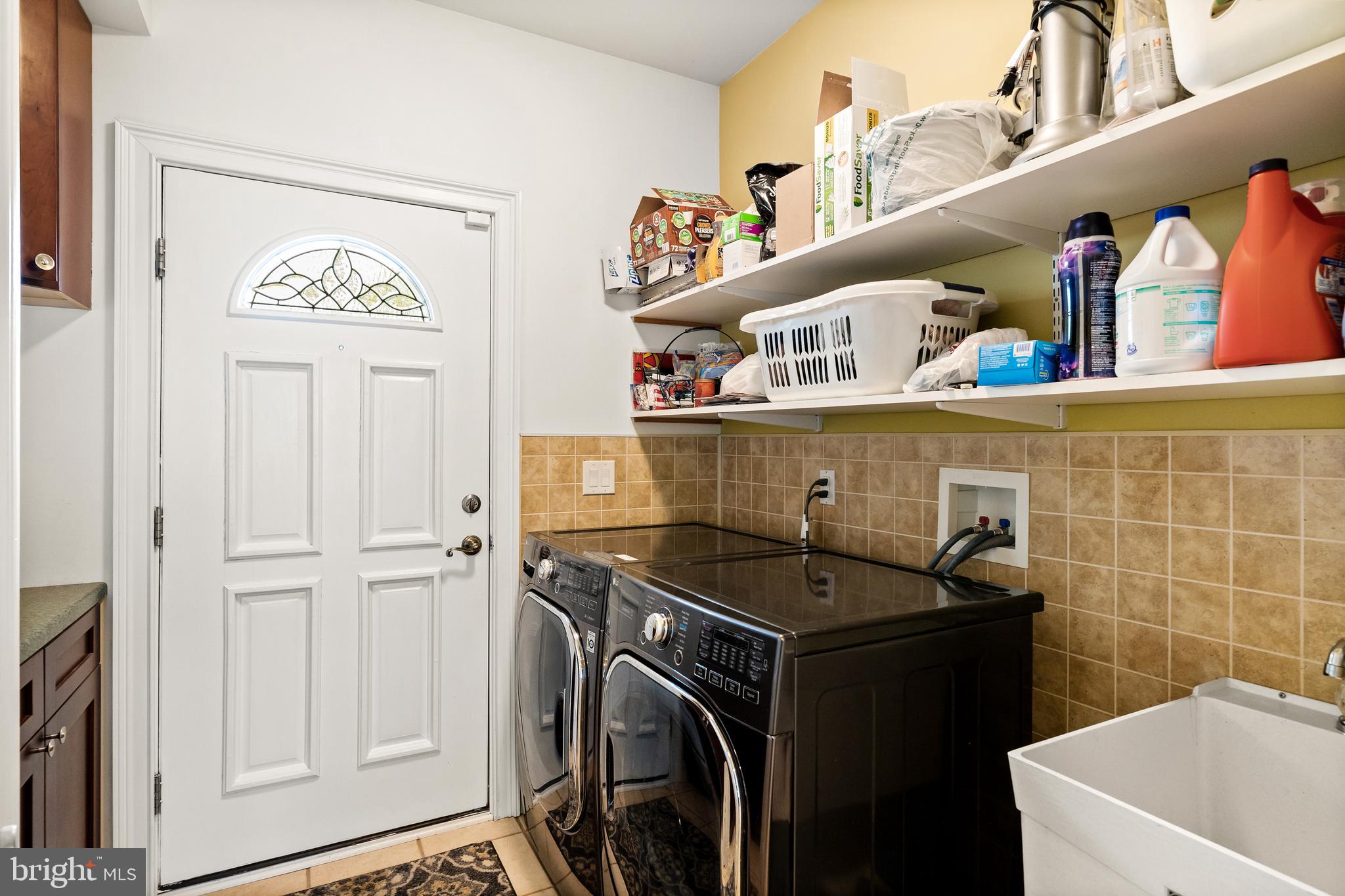 21 Starke Lane Delran, NJ 08075 - Photo 20 of 48 Laundry room and outside front entrance