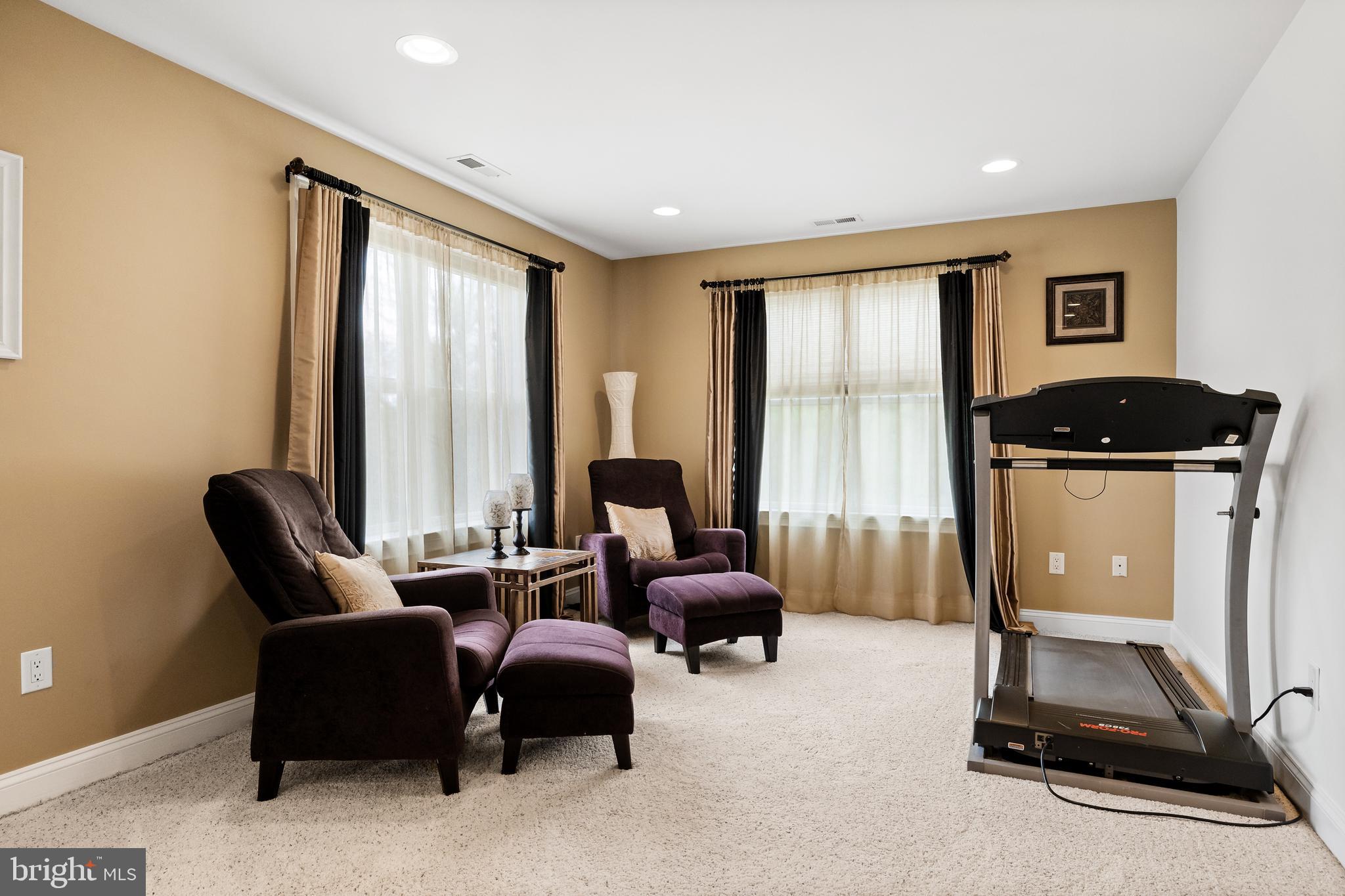 21 Starke Lane Delran, NJ 08075 - Photo 23 of 48 Master Room Sitting Area