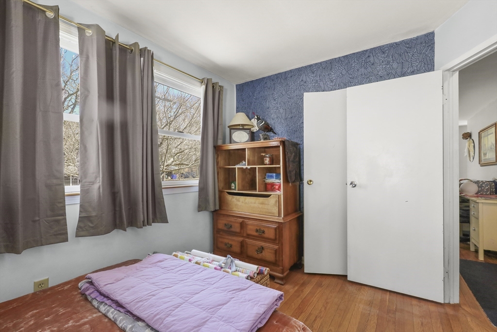 47 Cliff Road Bourne, MA 02532 - Photo 17 of 32