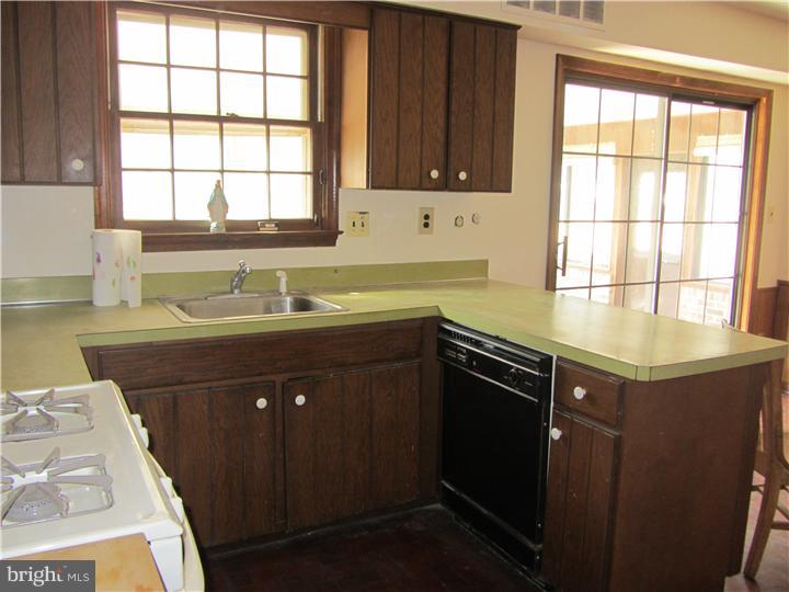 361 Ramsey Road Yardley, PA 19067 - Photo 5 of 25 Kitchen