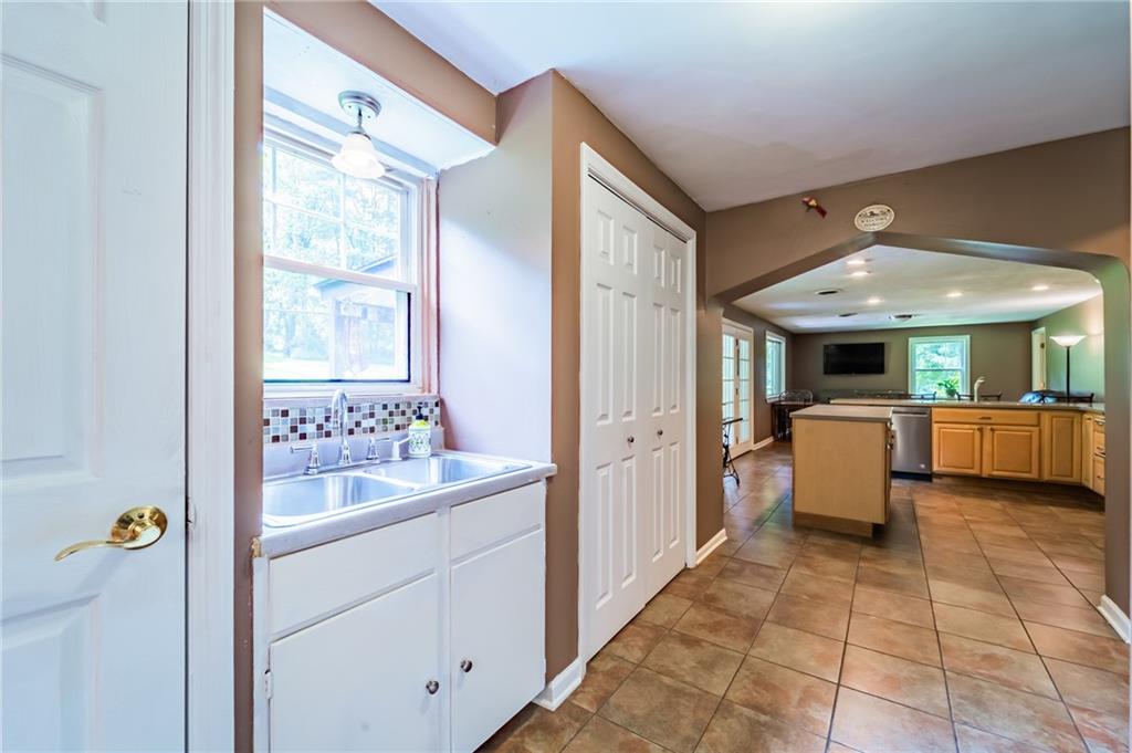 3836 Dickey Road Gibsonia, PA 15044 - Photo 9 of 24 Gallery Image 9