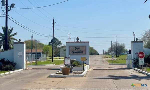 $285,000 | 423 Calumet Drive, Palacios, TX 77465