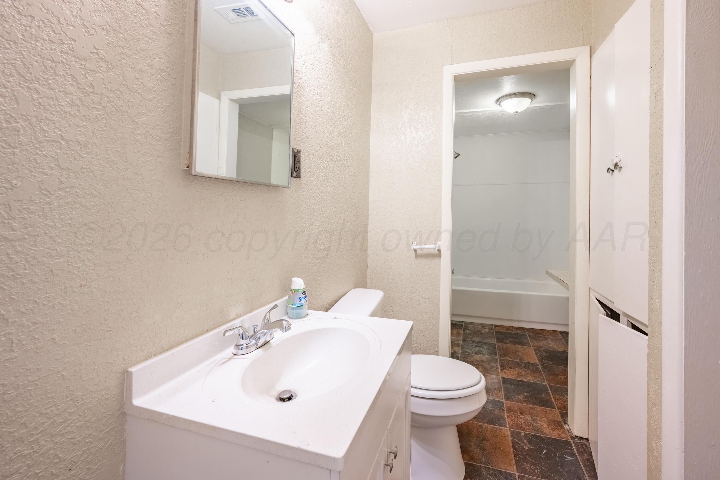 4002 South Bowie Street Amarillo, TX 79110 - Photo 7 of 11 bathroom