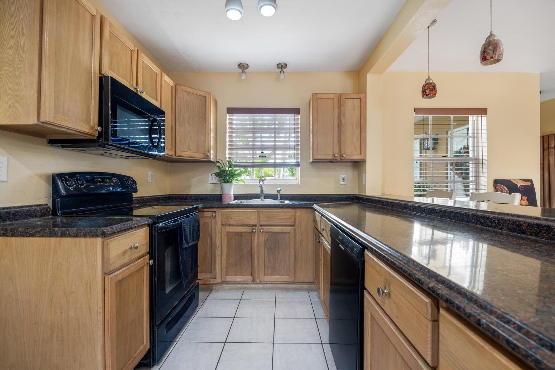 1510 18th Street Key West, FL 33040 - Photo 13 of 42 Kitchen