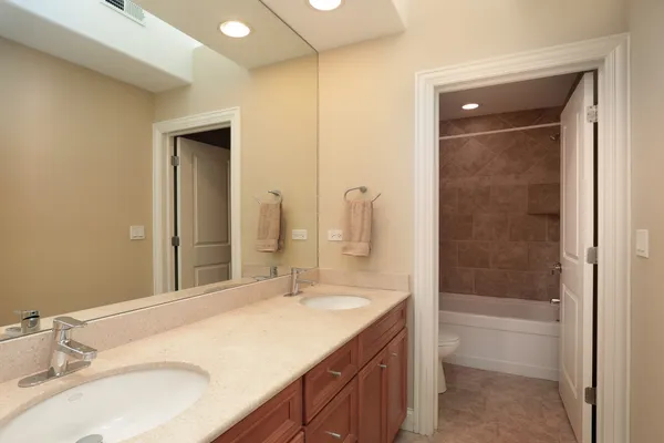 $1,380,000 | 2026 Maple Avenue, Northbrook, IL 60062