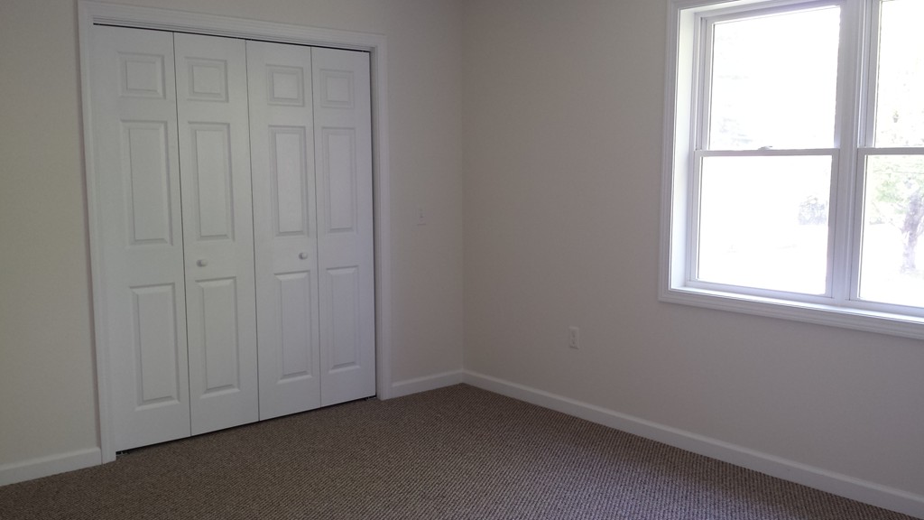 59 Peekskill Avenue Springfield, MA 01129 - Photo 11 of 15