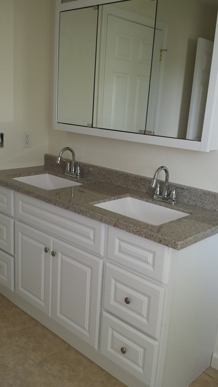 59 Peekskill Avenue Springfield, MA 01129 - Photo 13 of 15