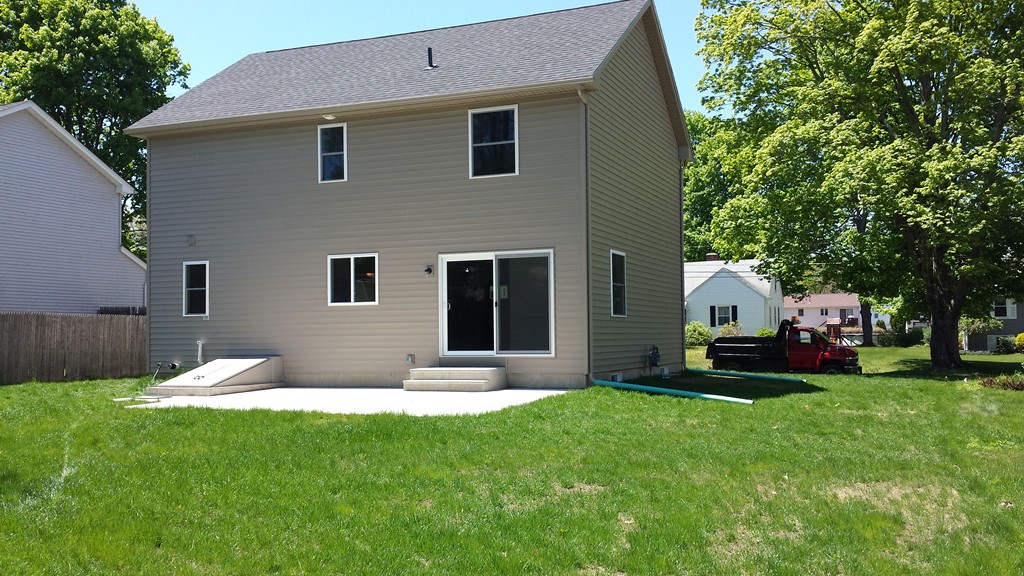 59 Peekskill Avenue Springfield, MA 01129 - Photo 3 of 15