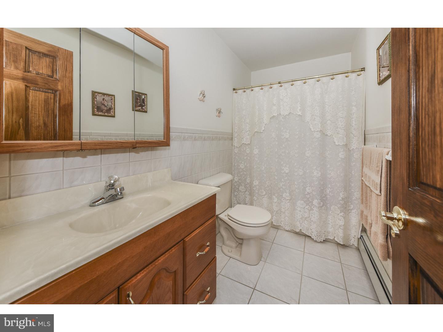 39 Doe Run Road Warrington, PA 18976 - Photo 14 of 25 Bathroom