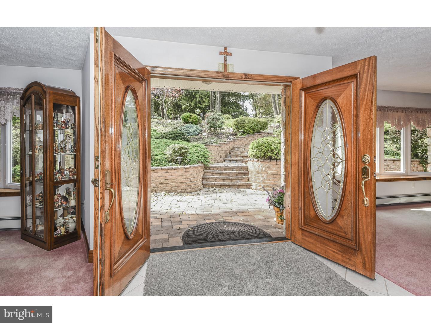 39 Doe Run Road Warrington, PA 18976 - Photo 3 of 25 Foyer