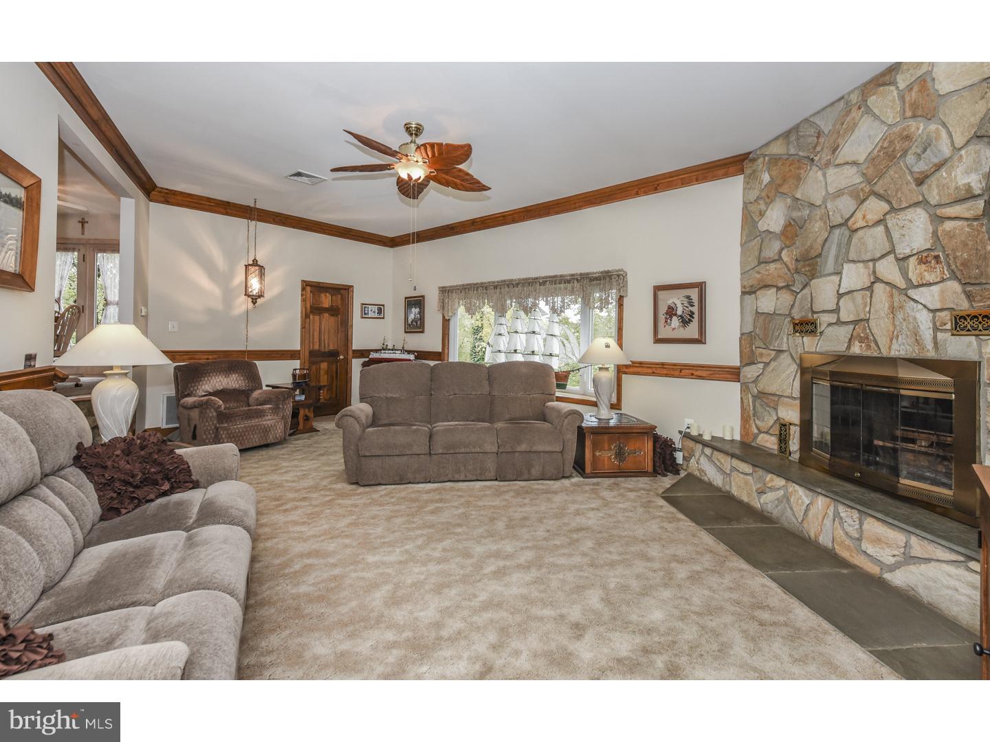 39 Doe Run Road Warrington, PA 18976 - Photo 7 of 25 Family Room