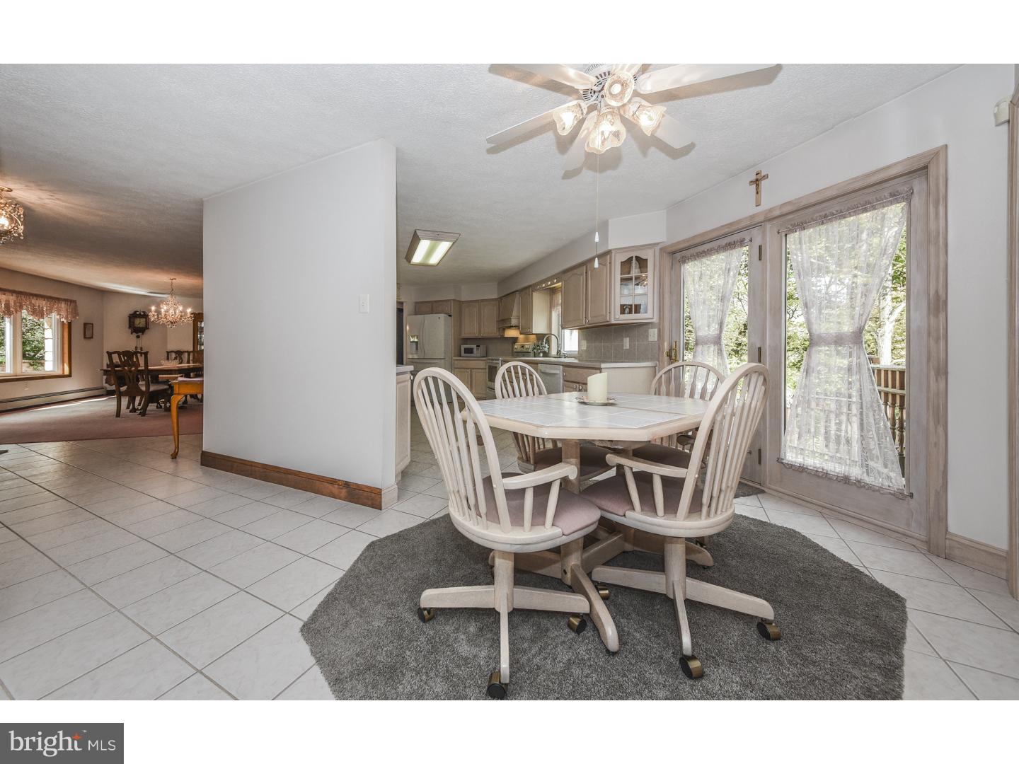 39 Doe Run Road Warrington, PA 18976 - Photo 9 of 25 Breakfast Room