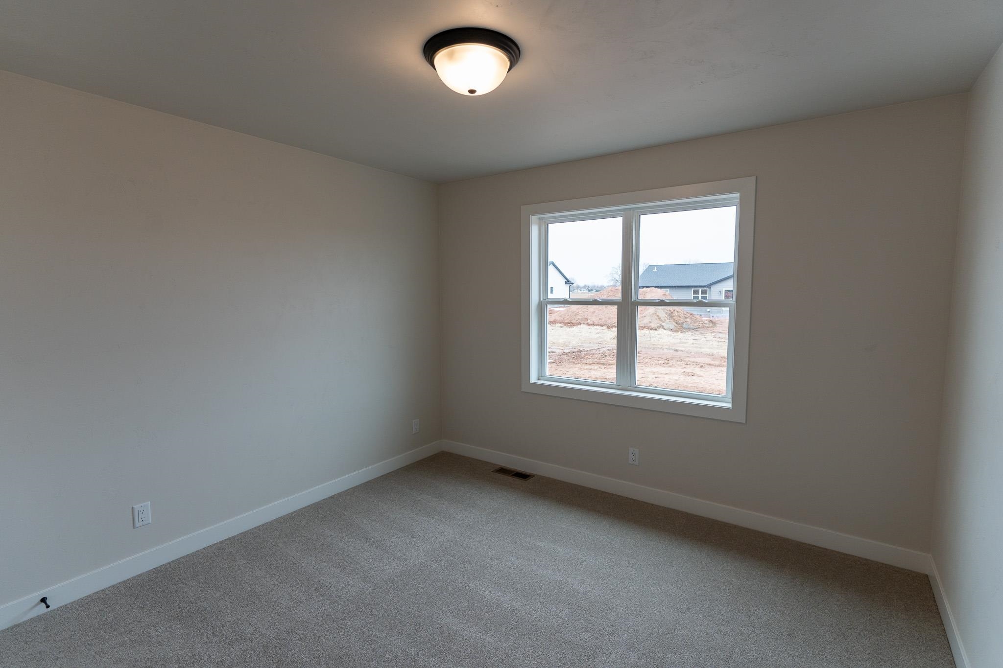 N9243 Anton Court Appleton, WI 54915 - Photo 19 of 32