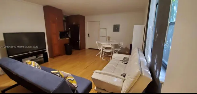 $2,500 | 753 Michigan Avenue, Unit 2B, Miami Beach, FL 33139