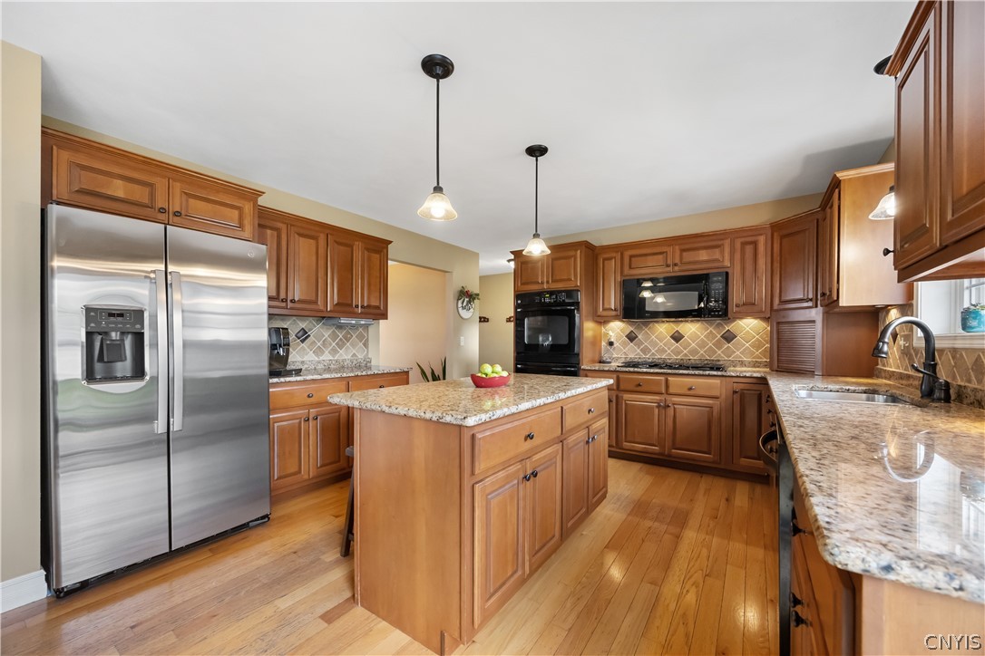 114 Willow Tree Terrace Oneida, NY 13421 - Photo 12 of 47