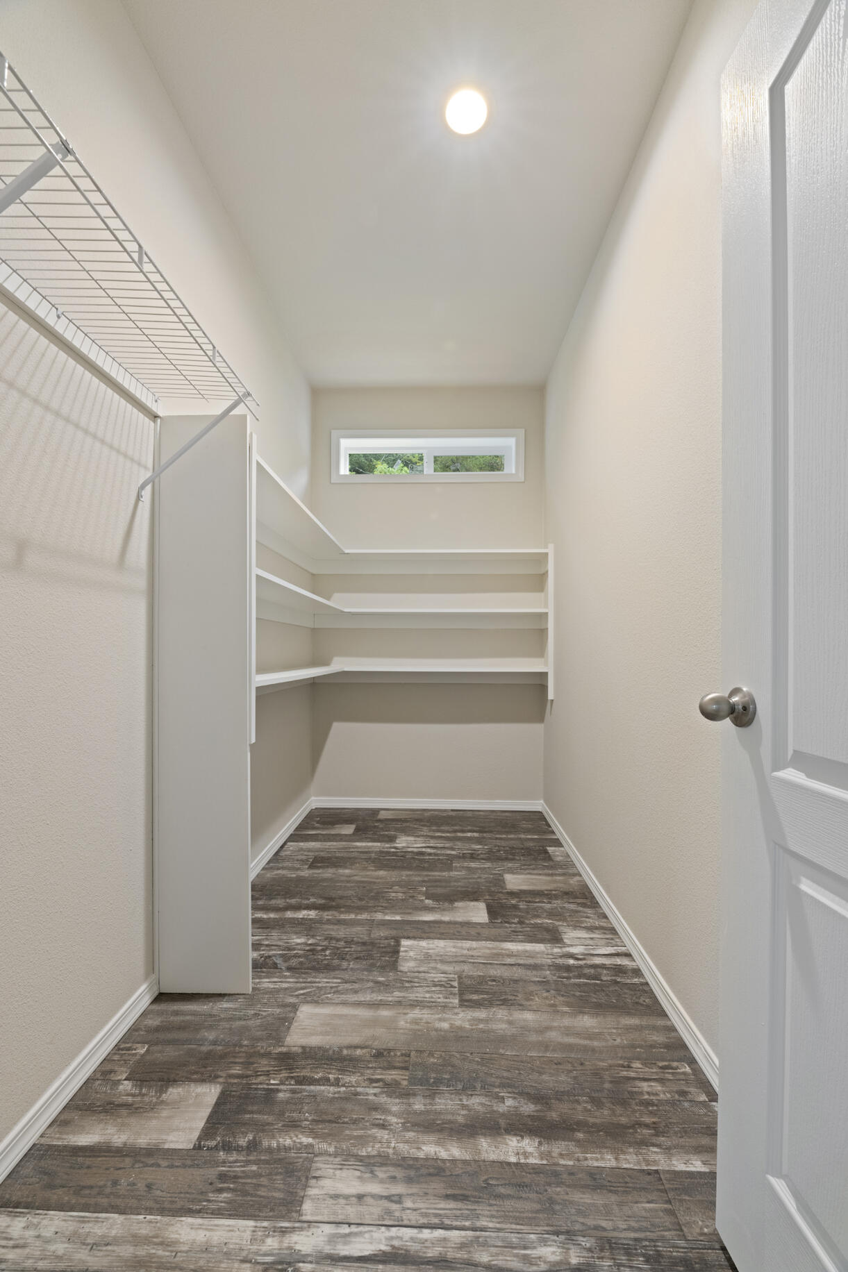 5572 Jumpoff Joe Creek Road Grants Pass, OR 97526 - Photo 19 of 38 a view of entryway