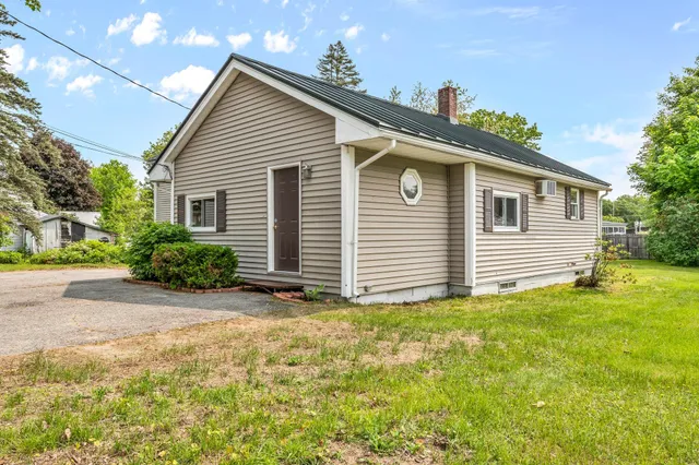 $299,900 | 24 Locust Street, Madison, ME 04950