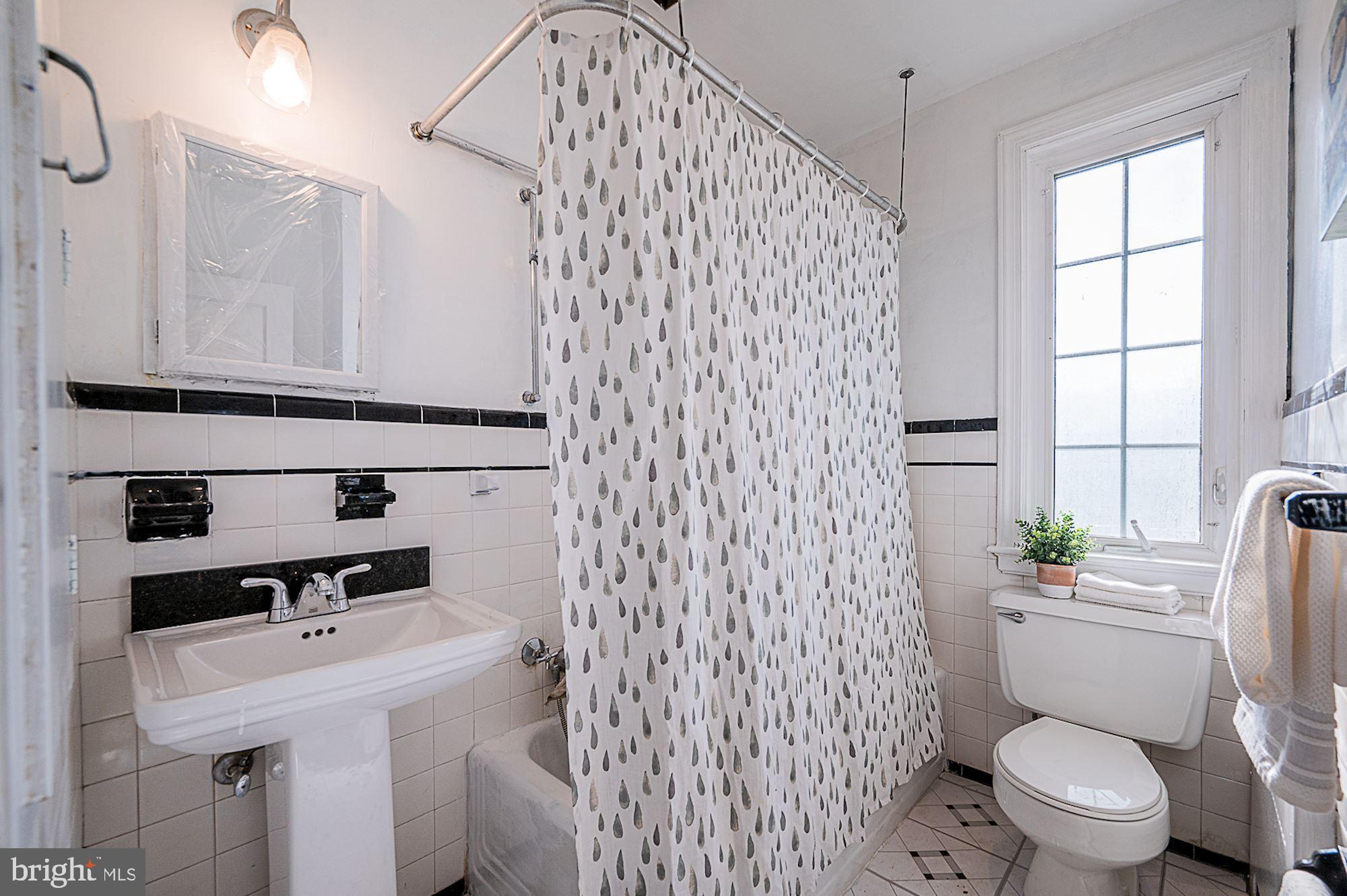 3703 Ednor Road Baltimore, MD 21218 - Photo 22 of 28 Bath