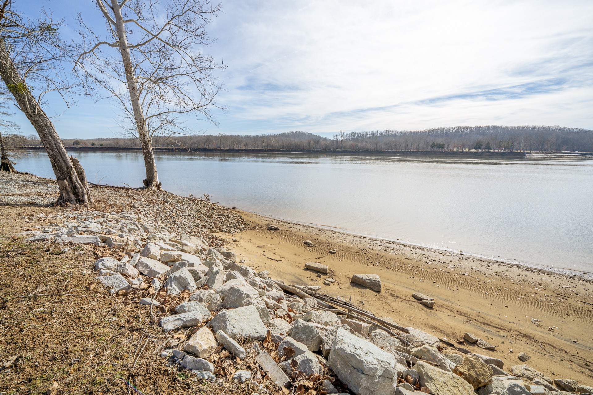 235 Hardin Bottom River Road Clifton, TN 38425 - Photo 41 of 42 a view of an ocean beach