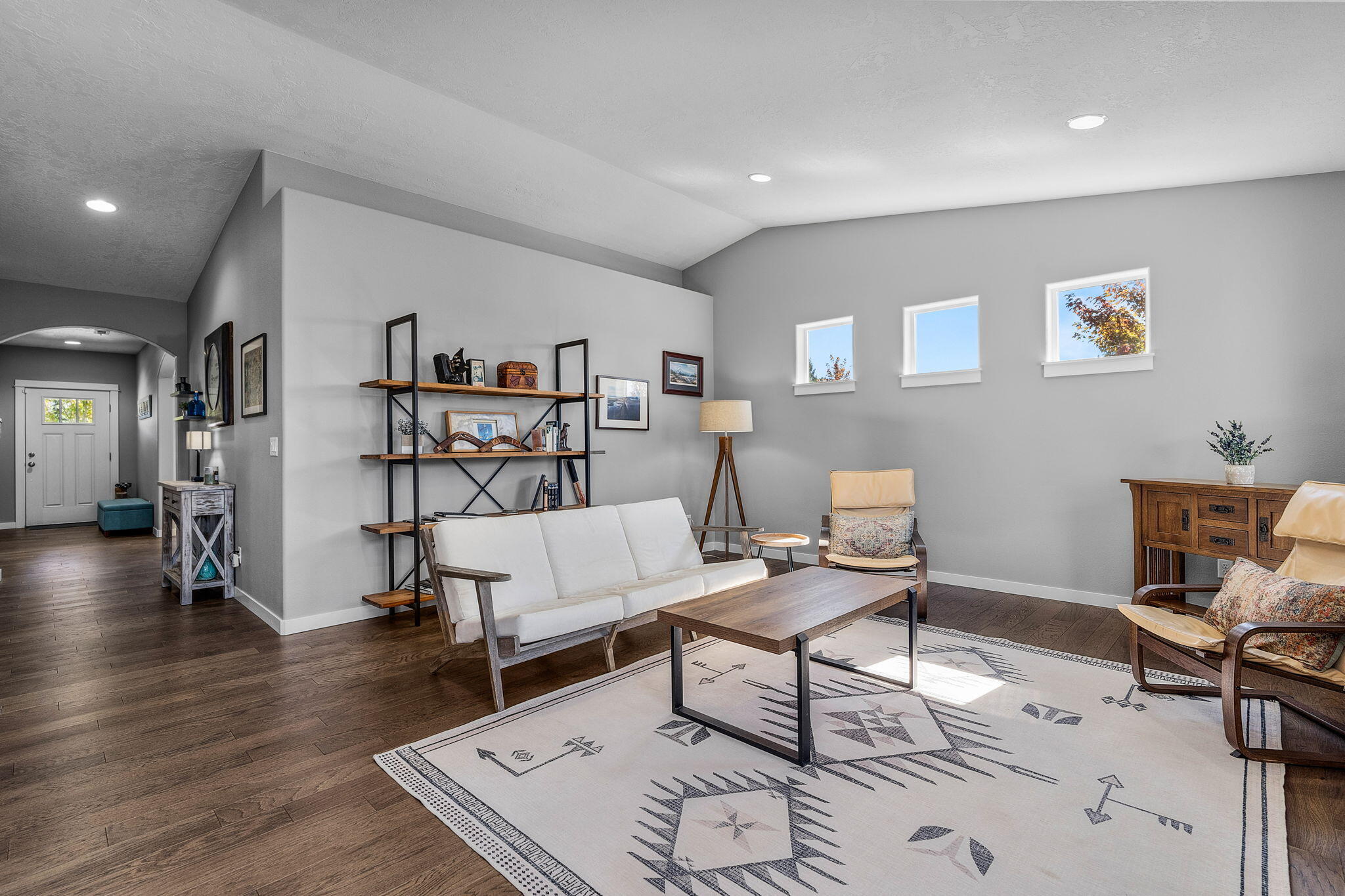 2899 Southwest 47th Street Redmond, OR 97756 - Photo 12 of 40 2024_10_1_289_sw_47th_st_rdm-12