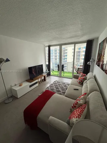 $2,100 | 3140 South Ocean Drive, Unit 603, Hallandale Beach, FL 33009